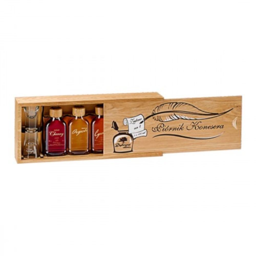 Wódka Dębowa Piórnik Konesera + 2 kieliszki 4 x 100 ml